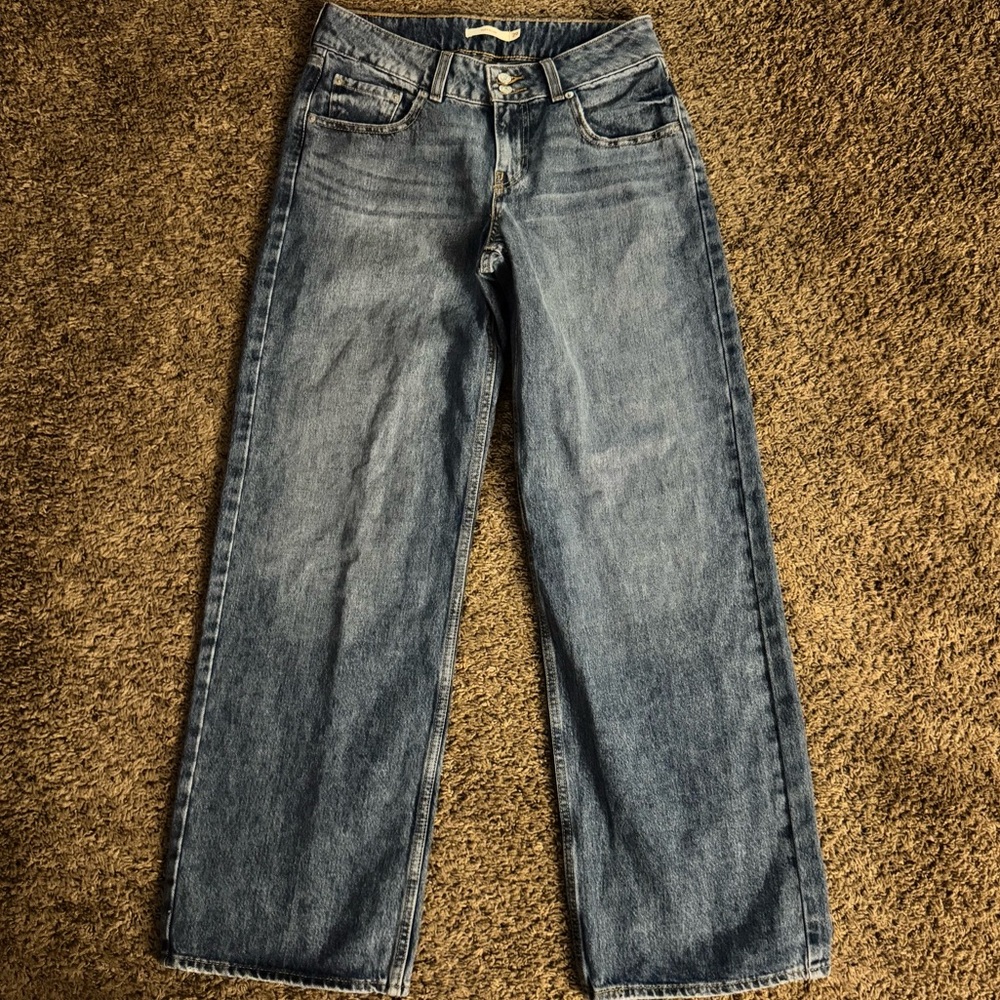 Levi's Women's Super-Low Double-Button
Relaxed-Fit Denim Jean 29x32
